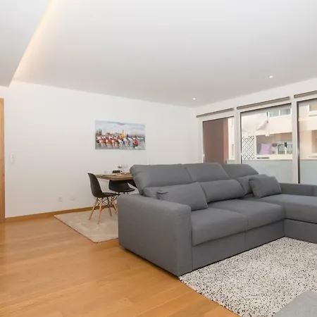5 Star Riverside Apartment, A/c, Netflix & Parking * Cruz Quebrada